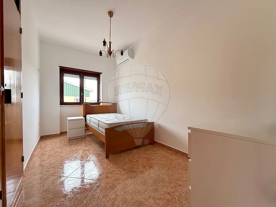 Apartamento T2 para Arrendamento em Turcifal Foto 4