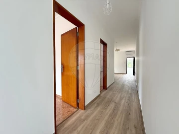 Apartamento T2 para Arrendamento em Turcifal