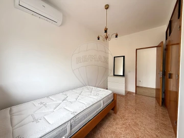 Apartamento T2 para Arrendamento em Turcifal