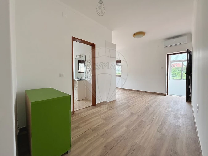 Apartamento T2 para Arrendamento em Turcifal Foto 5