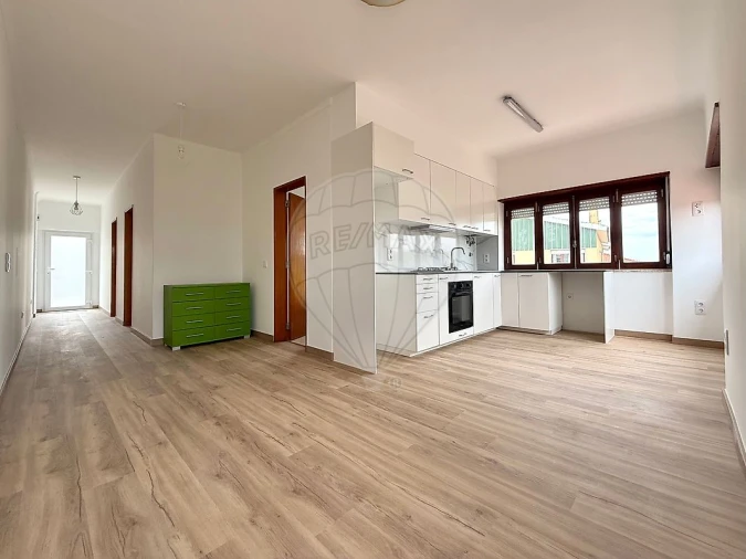 Apartamento T2 para Arrendamento em Turcifal Foto 7