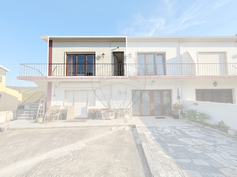 Apartamento T2 para Arrendamento em Turcifal Foto 14