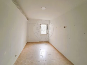 Apartamento T2 para Venda em Campolide