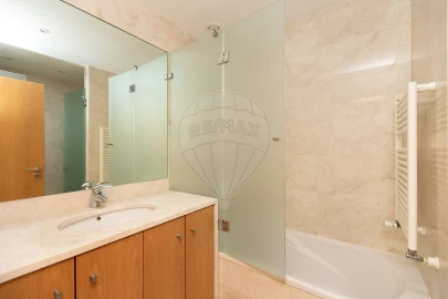 Apartamento T2 para Arrendamento em Parque das Nações