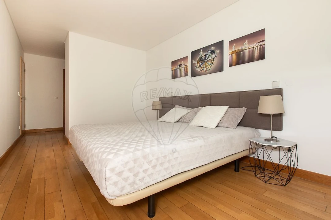 Apartamento T2 para Arrendamento em Parque das Nações Foto 15