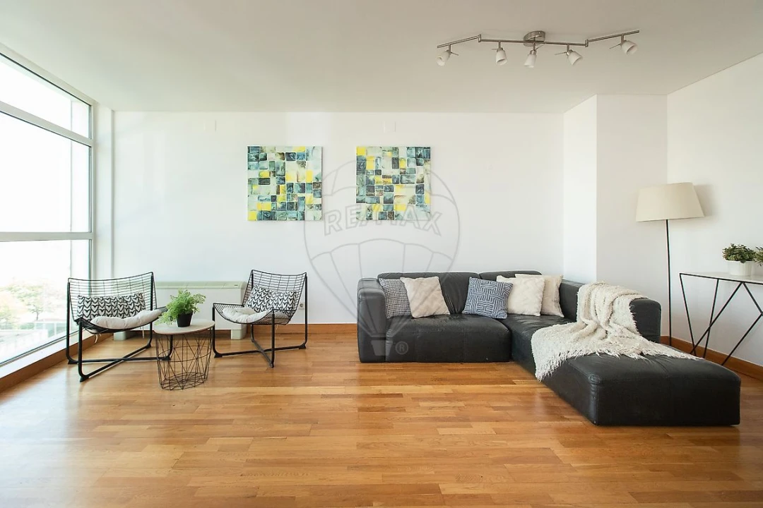 Apartamento T2 para Arrendamento em Parque das Nações Foto 3