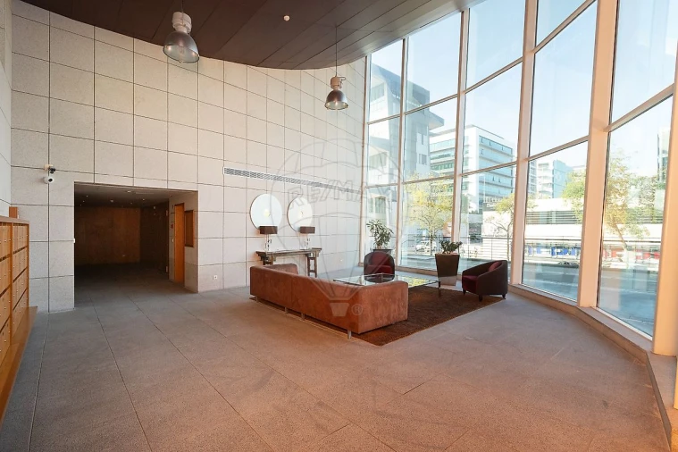 Apartamento T2 para Arrendamento em Parque das Nações Foto 5