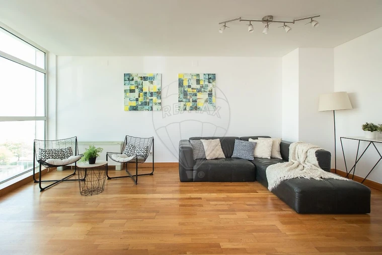 Apartamento T2 para Arrendamento em Parque das Nações Foto 3