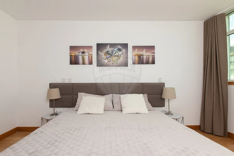 Apartamento T2 para Arrendamento em Parque das Nações Foto 16