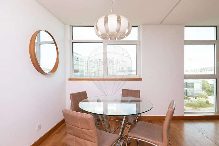 Apartamento T2 para Arrendamento em Parque das Nações Foto 9