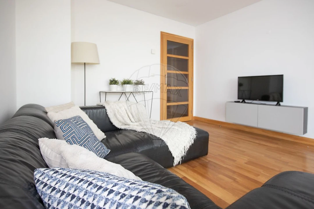 Apartamento T2 para Arrendamento em Parque das Nações Foto 7