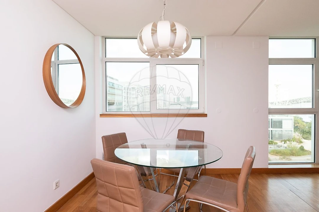 Apartamento T2 para Arrendamento em Parque das Nações Foto 9