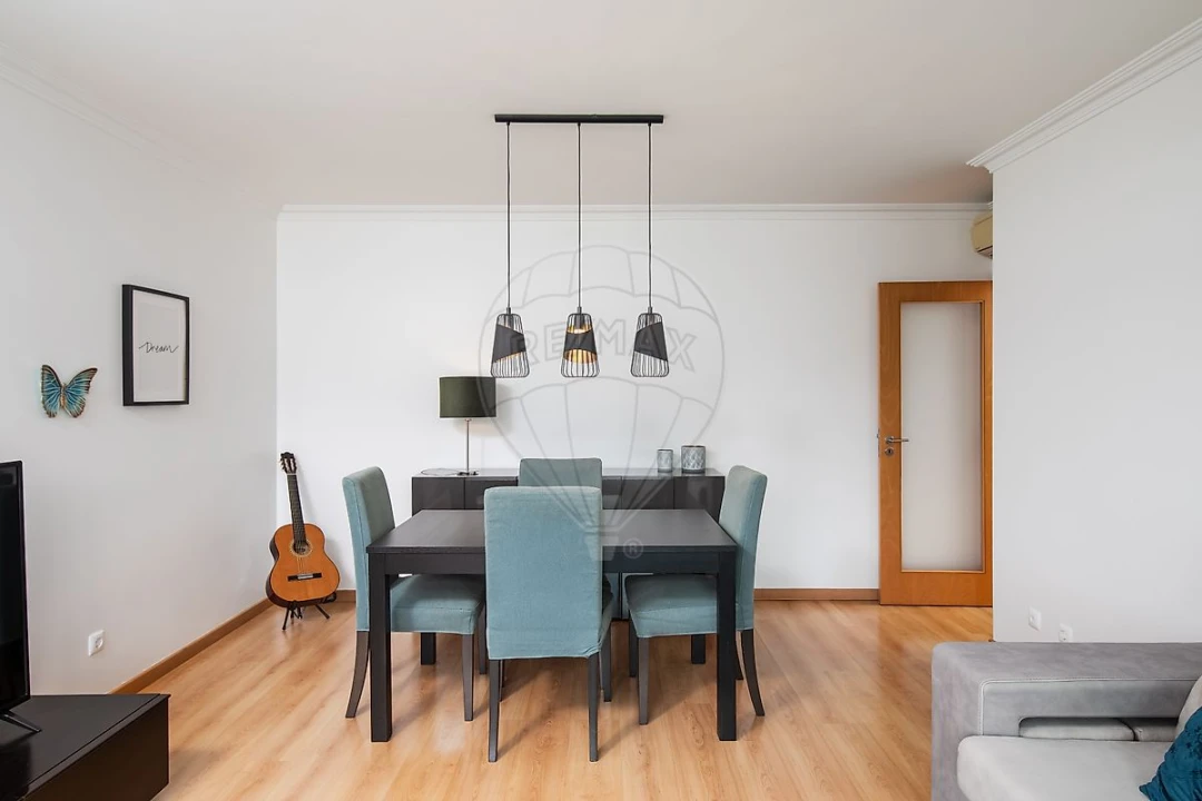 Apartamento T2 para Venda em Santo António dos Cavaleiros e Frielas Foto 11