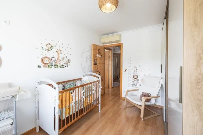 Apartamento T2 para Venda em Santo António dos Cavaleiros e Frielas