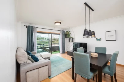 Apartamento T2 para Venda em Santo António dos Cavaleiros e Frielas