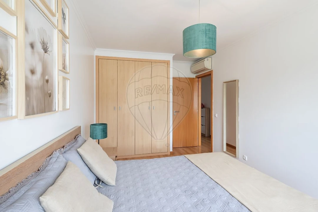 Apartamento T2 para Venda em Santo António dos Cavaleiros e Frielas Foto 24