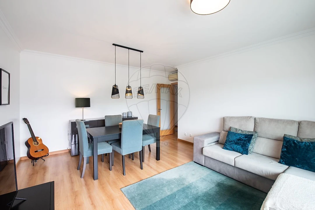 Apartamento T2 para Venda em Santo António dos Cavaleiros e Frielas Foto 8