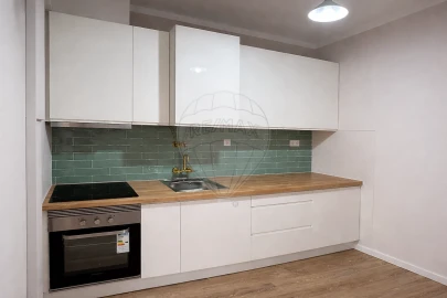 Apartamento T2 para Venda em Santa Maria, São Pedro e Matacães