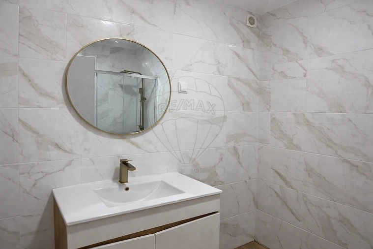 Apartamento T2 para Venda em Santa Maria, São Pedro e Matacães Foto 13