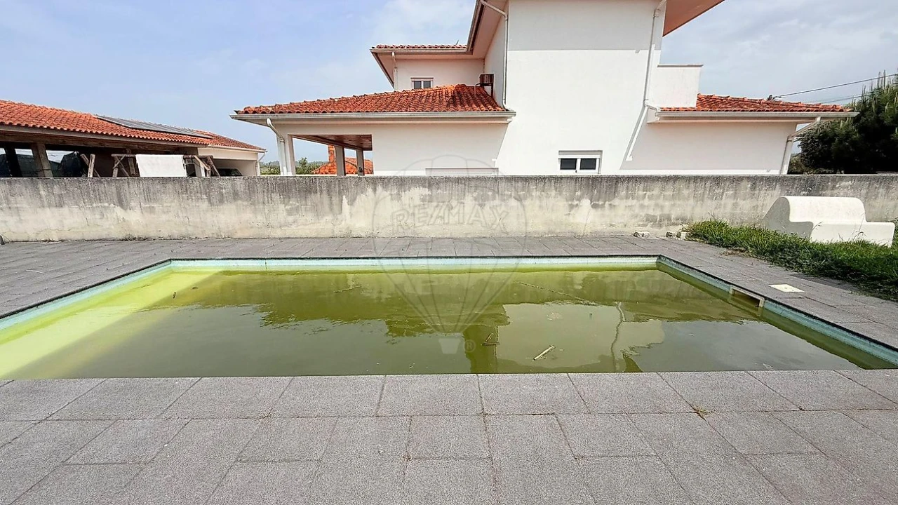 Moradia T3 para Venda em Fermentelos Foto 9