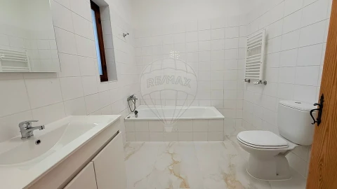 Moradia T3 para Venda em Fermentelos