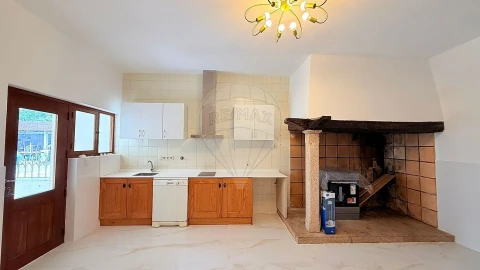 Moradia T3 para Venda em Fermentelos