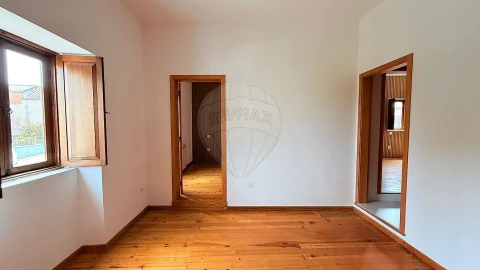 Moradia T3 para Venda em Fermentelos