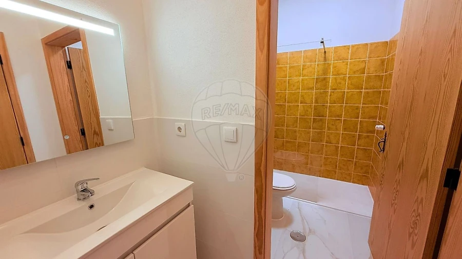 Moradia T3 para Venda em Fermentelos Foto 2