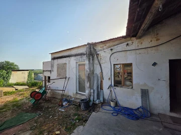 Moradia T2 para Venda em Alquerubim