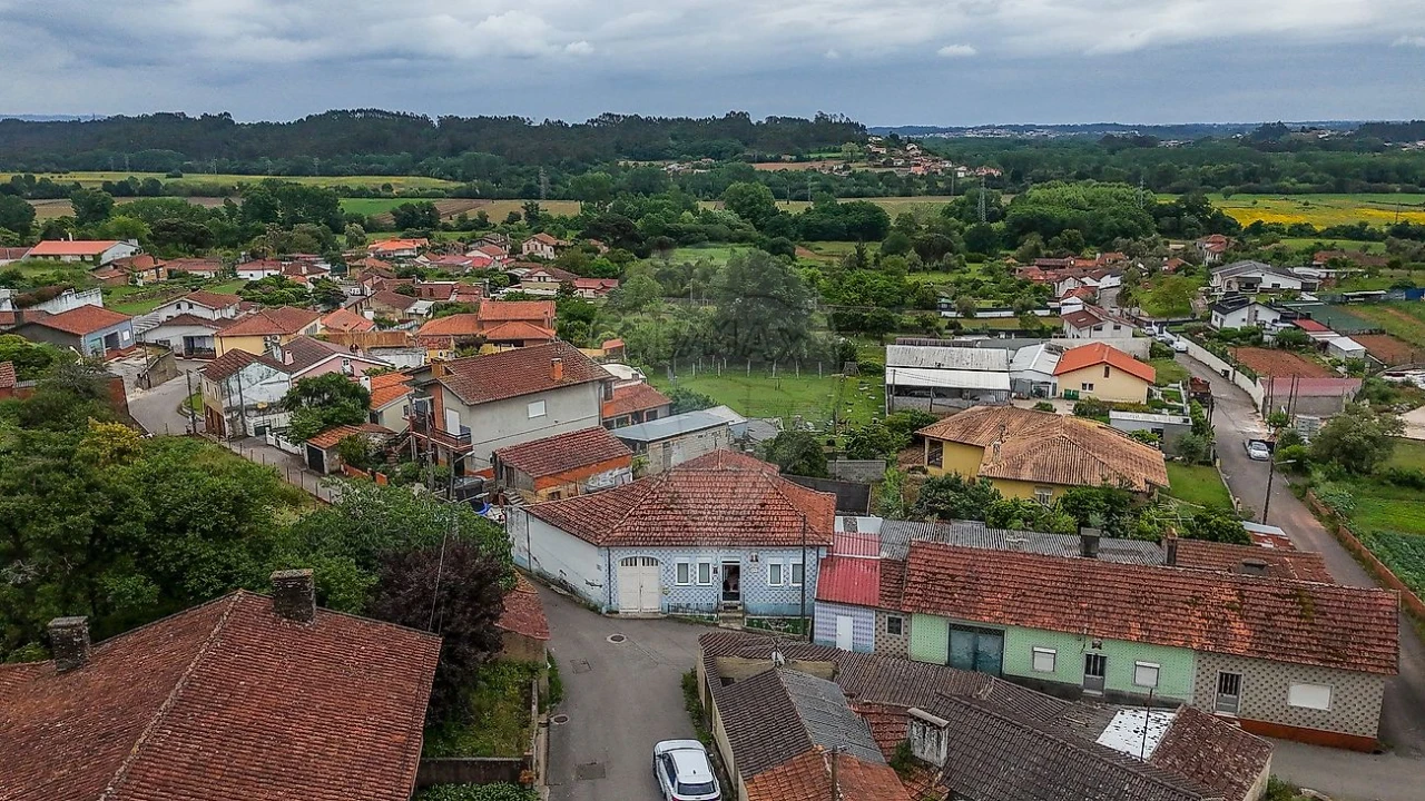 Moradia T2 para Venda em Alquerubim Foto 3