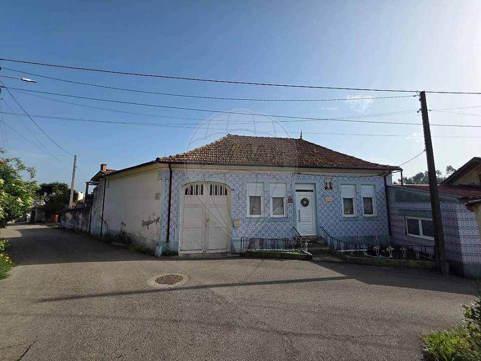 Moradia T2 para Venda em Alquerubim Foto 1