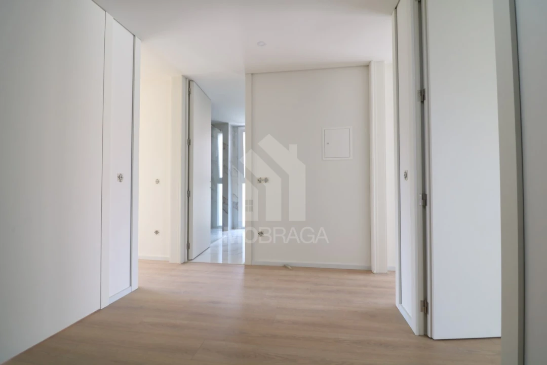 Moradia T4 para Venda em Palmeira Foto 20