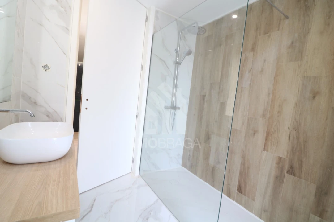 Moradia T4 para Venda em Palmeira Foto 25