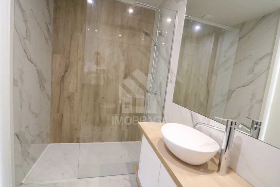 Moradia T4 para Venda em Palmeira Foto 30