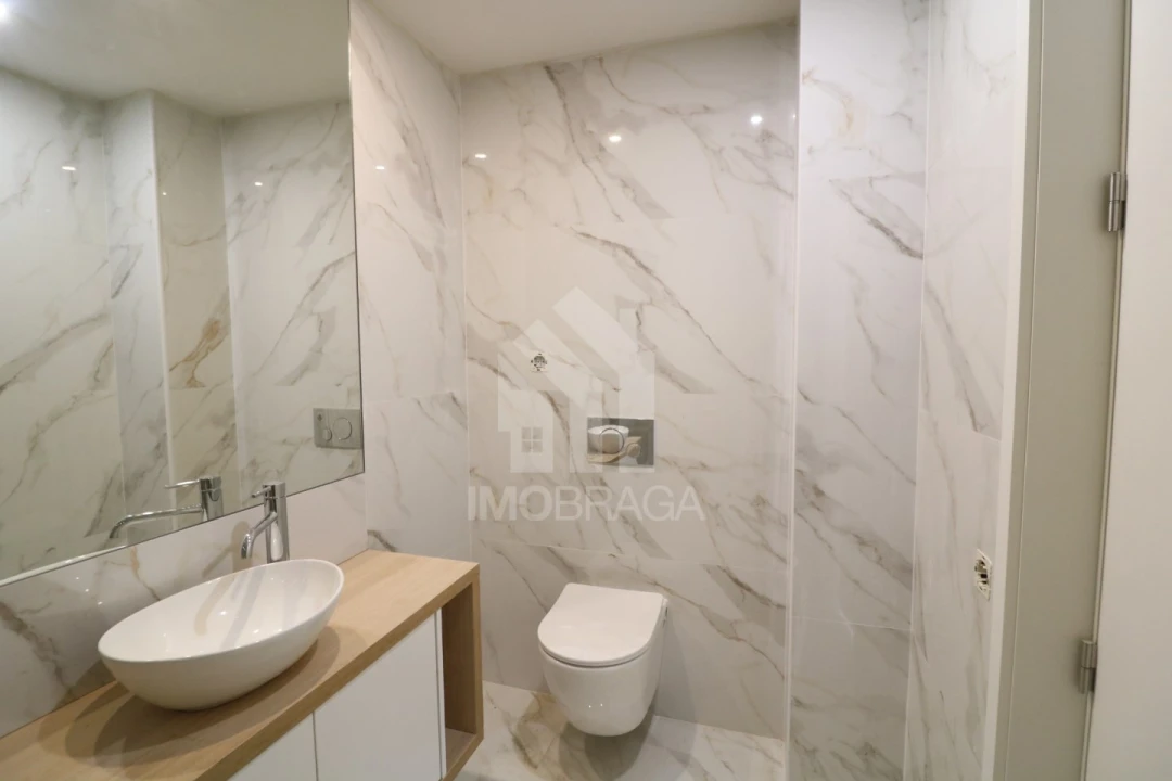 Moradia T4 para Venda em Palmeira Foto 31