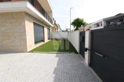 Moradia T4 para Venda em Palmeira