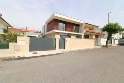 Moradia T4 para Venda em Palmeira