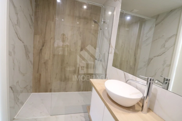 Moradia T4 para Venda em Palmeira Foto 30