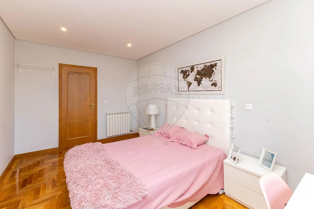 Apartamento T4 para Venda em Argoncilhe Foto 7