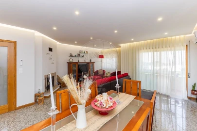 Apartamento T4 para Venda em Argoncilhe