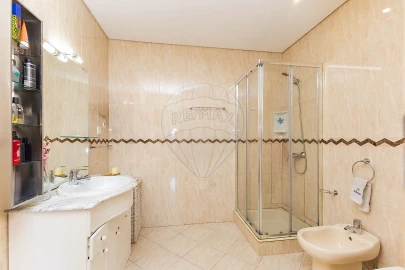 Apartamento T4 para Venda em Argoncilhe