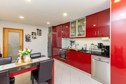 Apartamento T4 para Venda em Argoncilhe