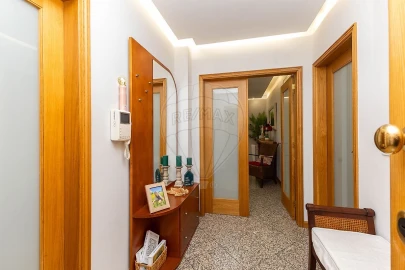 Apartamento T4 para Venda em Argoncilhe