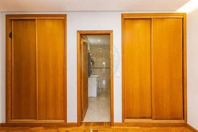 Apartamento T4 para Venda em Argoncilhe