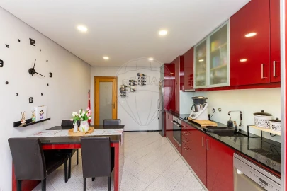 Apartamento T4 para Venda em Argoncilhe