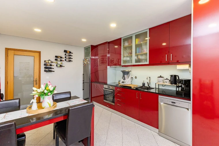 Apartamento T4 para Venda em Argoncilhe Foto 16