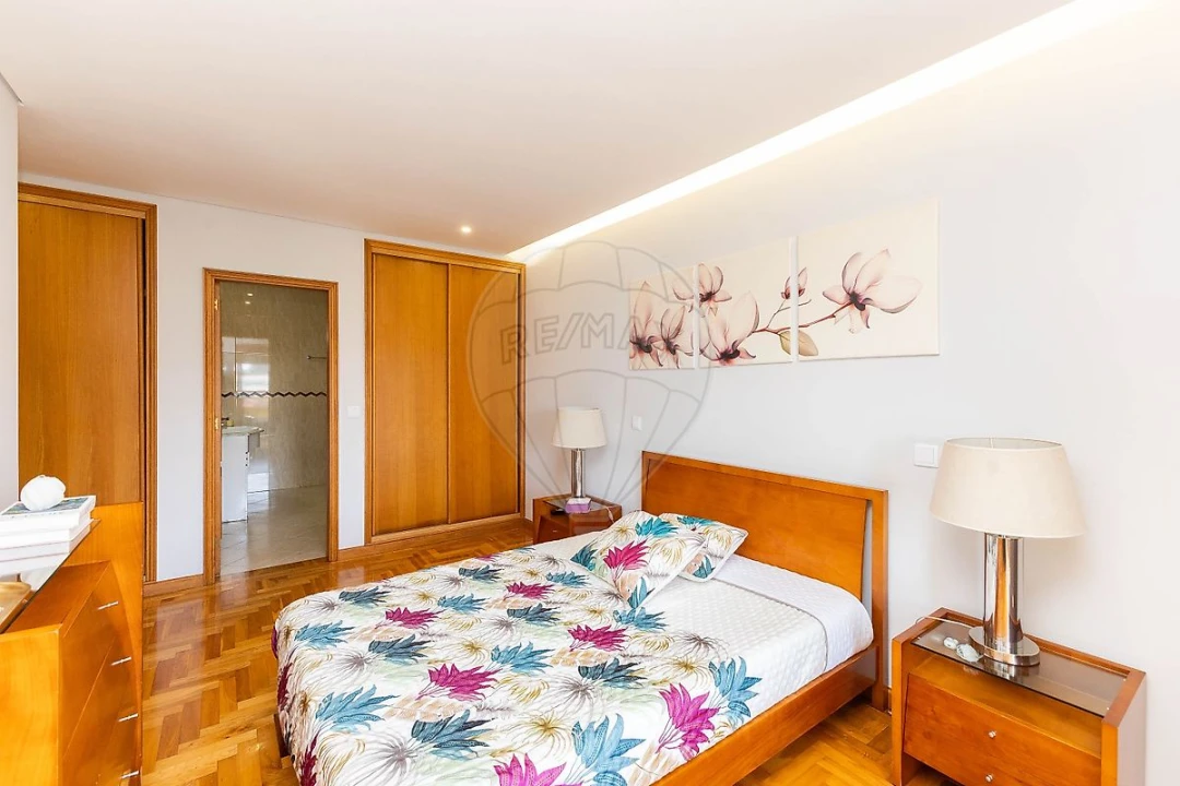 Apartamento T4 para Venda em Argoncilhe Foto 4