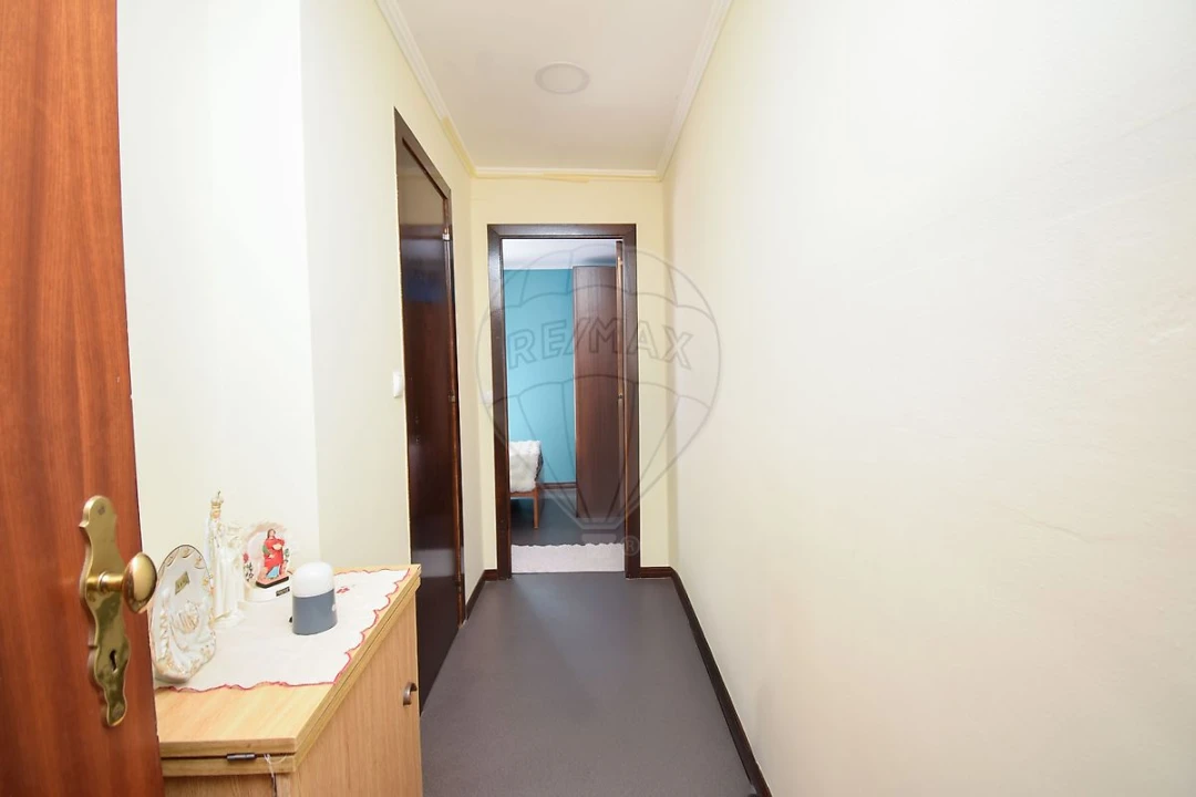 Apartamento T5 para Venda em Rio de Mouro Foto 10