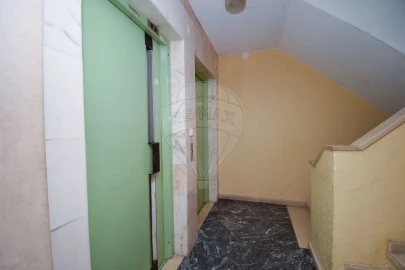 Apartamento T5 para Venda em Rio de Mouro