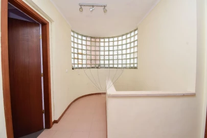 Apartamento T5 para Venda em Rio de Mouro